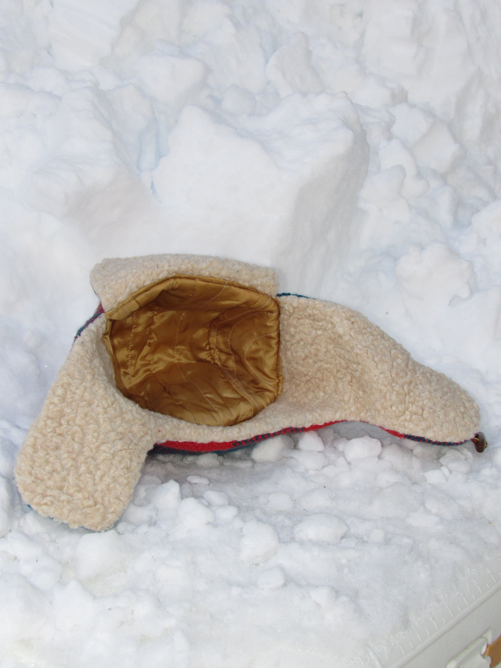 woven blanket scrapper hat